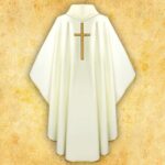 Casulla litúrgica bordada con el motivo de la misericordia