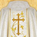 Casulla bordada San Miguel Arcángel