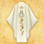 Casulla bordada Madre de Dios del Rosario