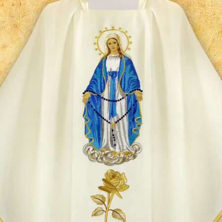 Casulla bordada Madre de Dios del Rosario