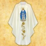 Casulla bordada Madre de Dios del Rosario