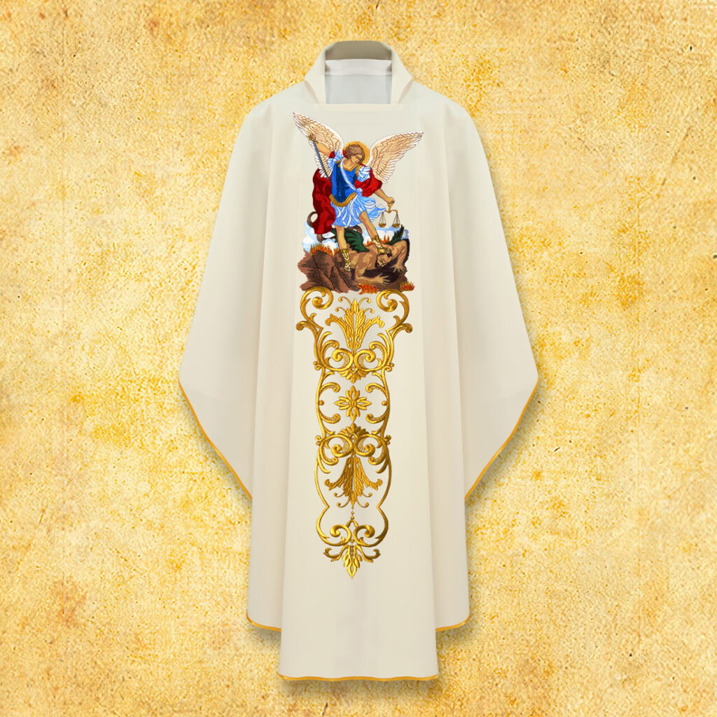 Casulla litúrgica San Miguel Arcángel bordada