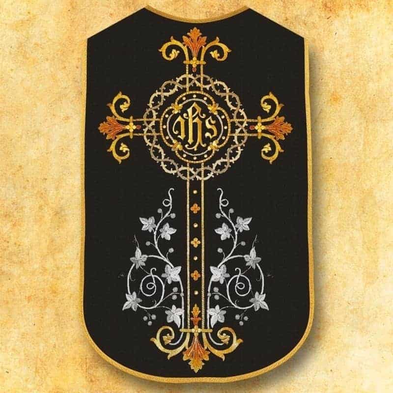 Casulla romana réplica negra Cruz e IHS Casulla romana réplica negra Cruz e IHS