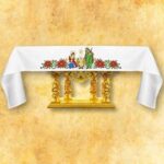 Mantel bordado Sagrada Familia