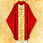 Casulla roja bordada de San Maximiliano Kolbe