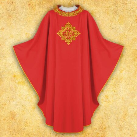 Casulla bordada con IHS roja