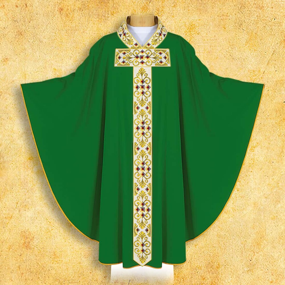 Casulla bordada verde