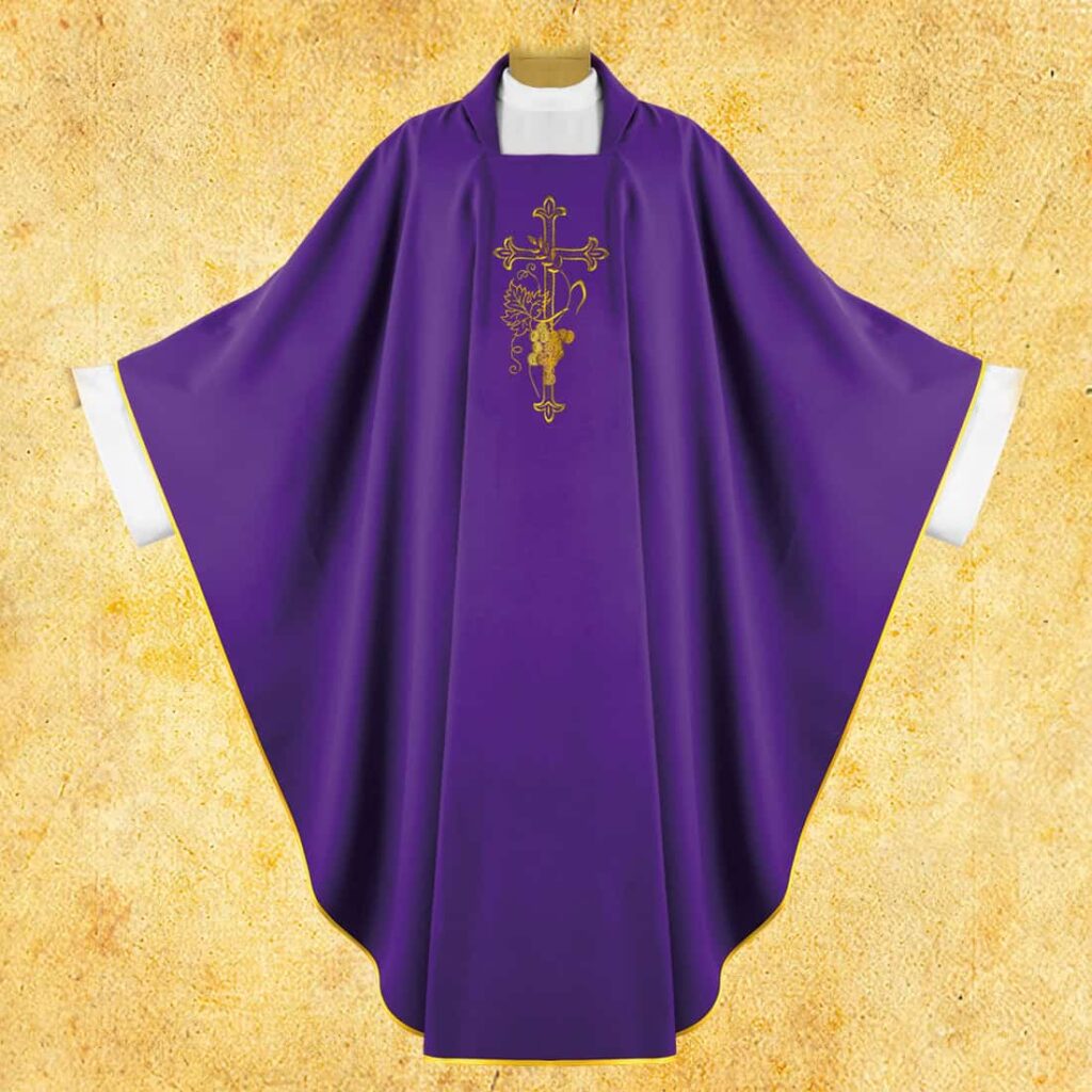 Casulla bordada Cruz morada