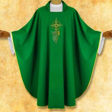 Casulla bordada con Cruz verde