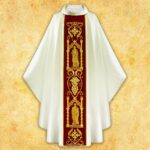 Casulla con franja de terciopelo bordada 4 Evangelistas