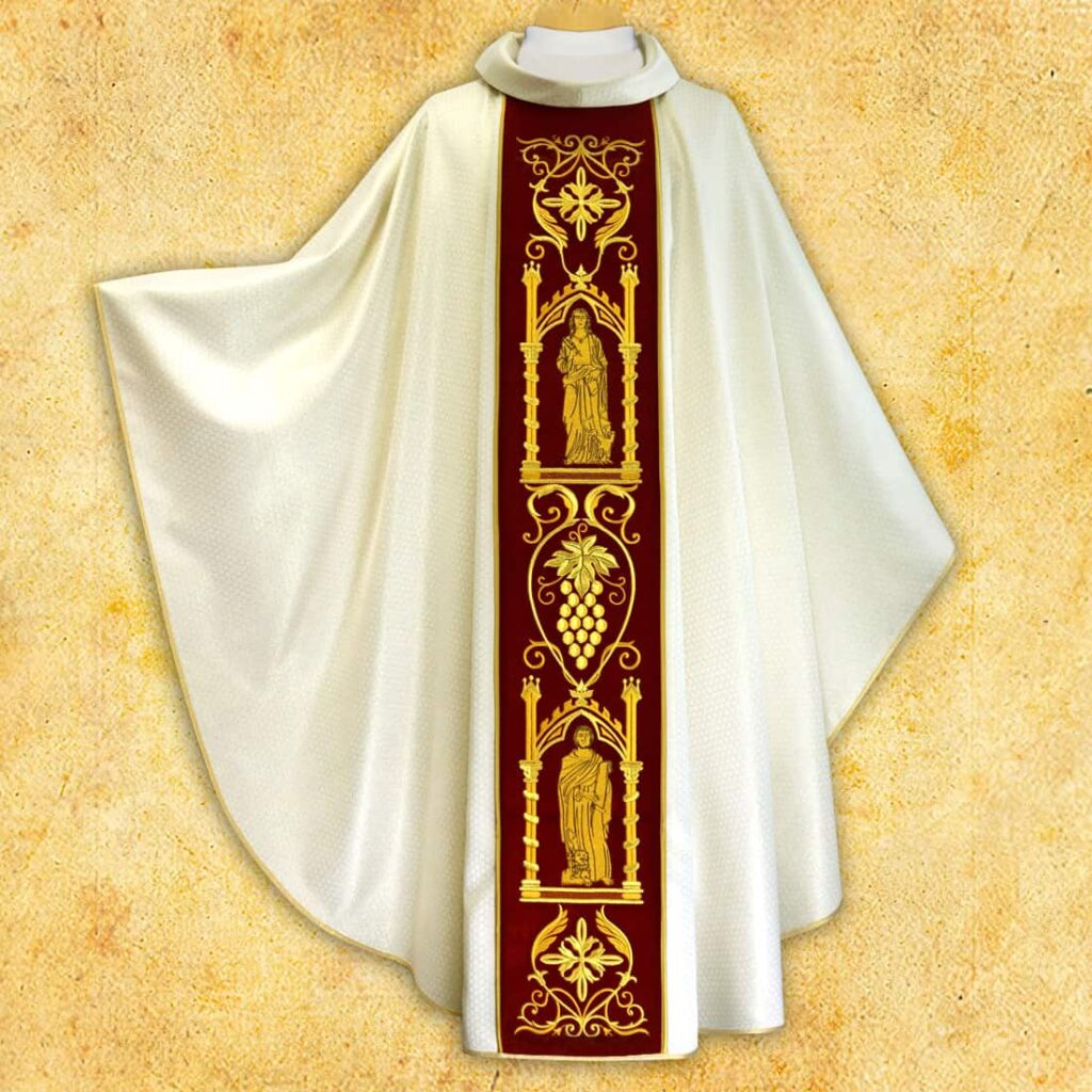 Casulla con franja de terciopelo bordada 4 Evangelistas