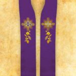 Estola bordada IHS morada
