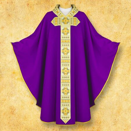 Casulla bordada morado