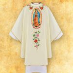 Casulla bordada litúrgica ecru Matka Boża z Guadalupe