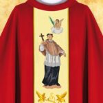 Casulla roja bordada San Juan Nepomuceno