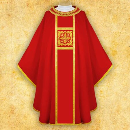 Elegante casulla bordada roja