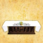 Mantel de altar calado con impresión