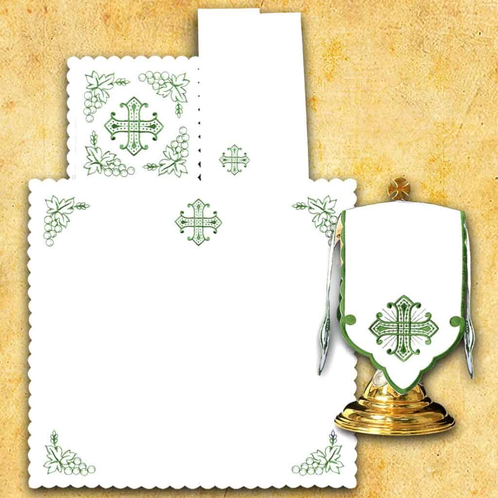 Ropa de altar para el cáliz bordada verde