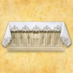 Mantel bordado con IHS