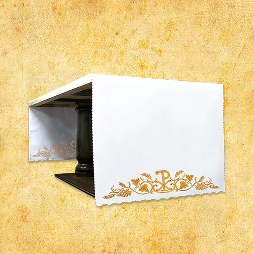 mantel con bordado lateral