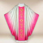 Casulla litúrgica moderna en rosa