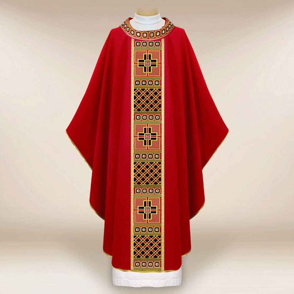 Casulla litúrgica roja bordada