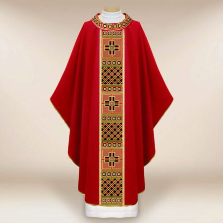 Casulla litúrgica roja bordada