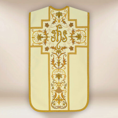 Casulla bordada romana con IHS