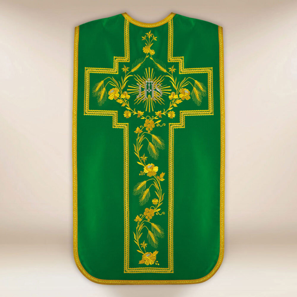 Casulla bordada romana IHS verde