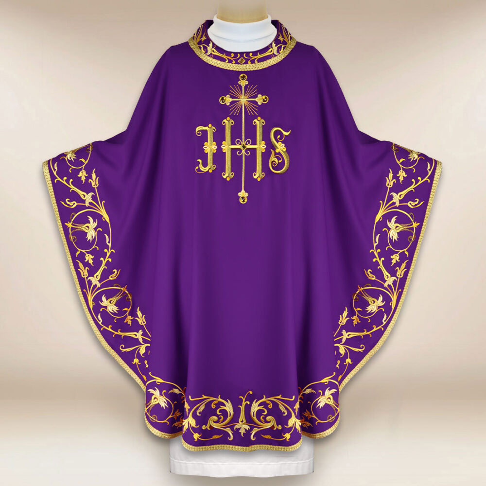 Casulla bordada IHS morada