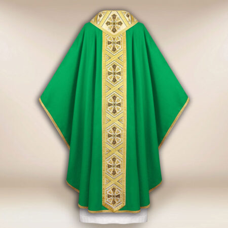 Casulla bordada verde con cruces