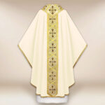 Casulla bordada ecru con cruces