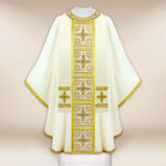 Casulla bordada ecru con cruces