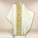 Casulla bordada ecru con cruces