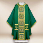 Casulla bordada litúrgica en color verde