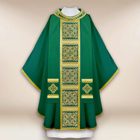 Casulla bordada litúrgica en color verde