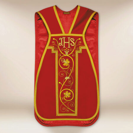 Casulla romana bordada con IHS roja