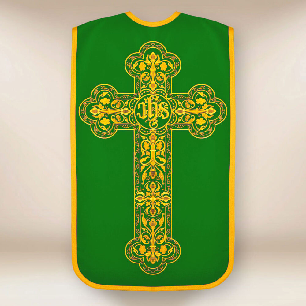 Casulla romana bordada en verde