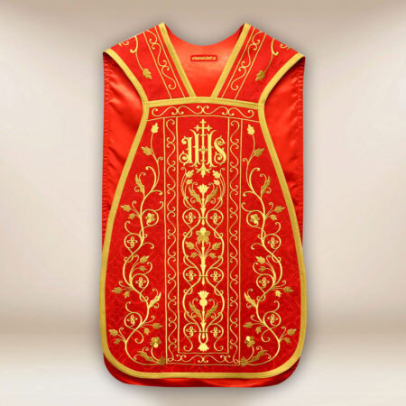 Casulla romana bordada en color rojo