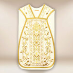 Casulla romana bordada en color ecru