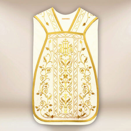 Casulla romana bordada en color ecru