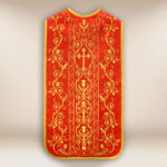 Casulla romana bordada en color rojo