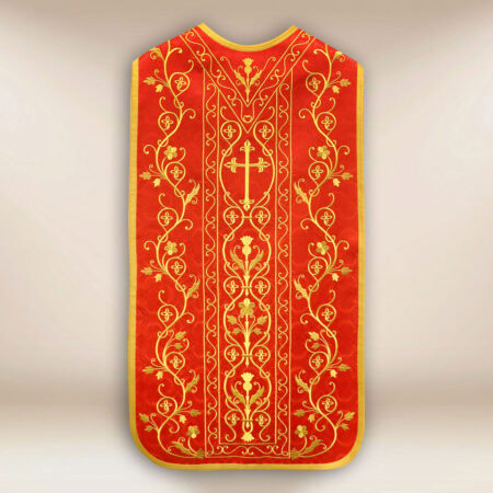 Casulla romana bordada en color rojo