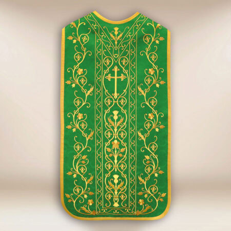 Casulla romana bordada en color verde