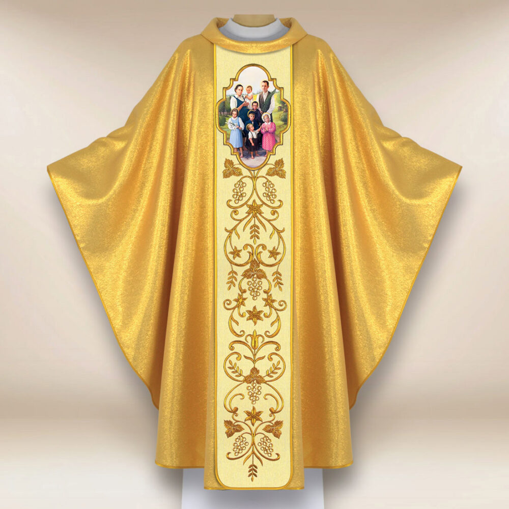 Casulla con imagen de la Familia Ulm