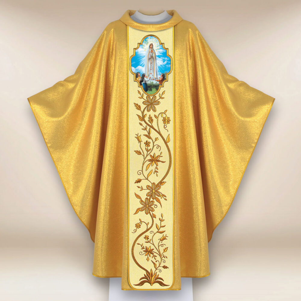 Casulla con imagen de la Madre de Dios de Fátima