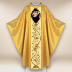 Casulla con imagen de Santa Faustina