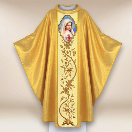 Casulla con imagen de la Madre de Dios de Fátima