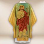 Casulla dorada con imagen del Buen Pastor