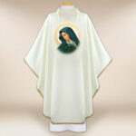Casulla con imagen de Madre de Dios Dolorosa
